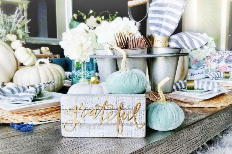 Neutral Blue and White Modern Thanksgiving Tablescape Decorating Ideas
