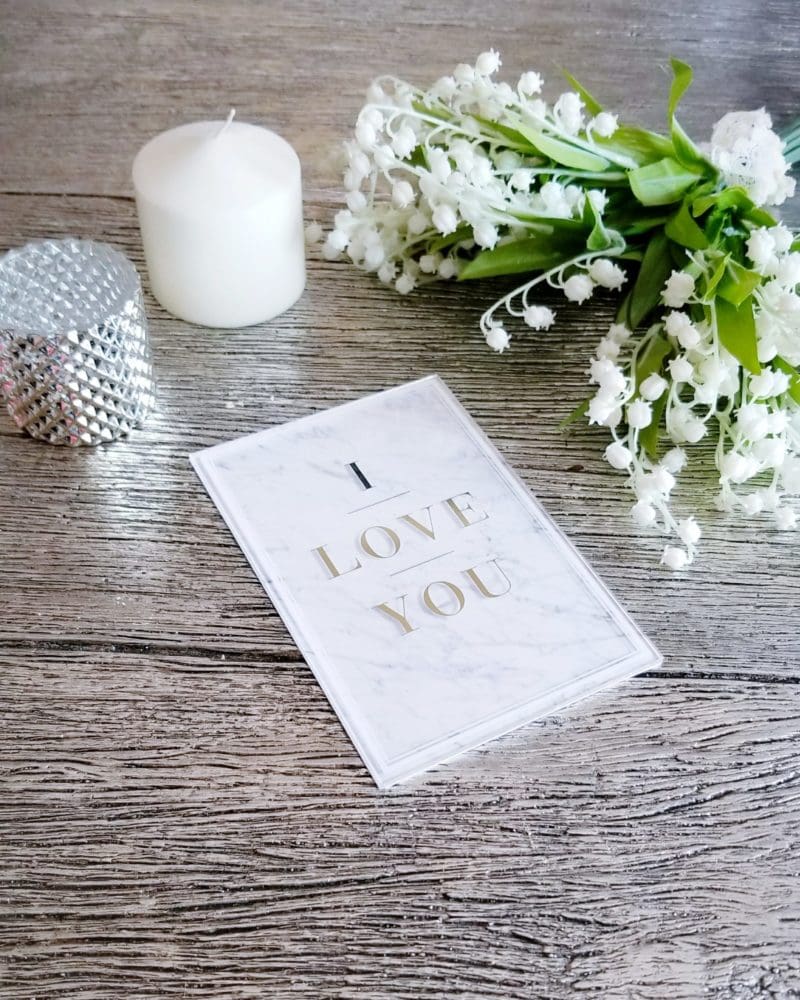 Valentine's Date Night Surprise Tips How to Surprise your Loved One Cute Card Ideas Surprise Date Night Ideas How to Pull Off a Surprise Date Night Best Date Night Ideas Best Valentine's Date Night Ideas Hallmark Cards Hallmark Signature Cards Best Valentine's Day Cards Marble Decor Marble Card 