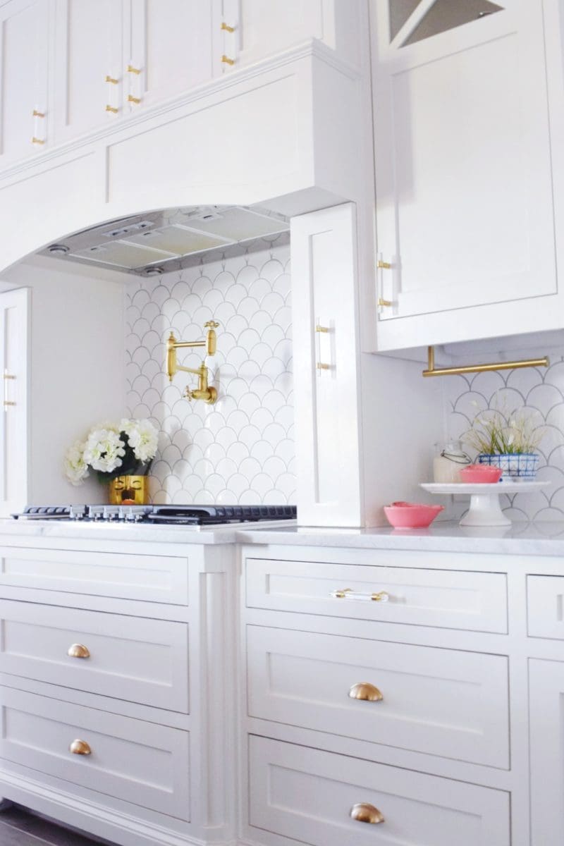 20+ White Kitchen Ideas 