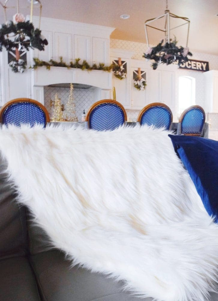 DIY no new faux fur throw blanket tutorial christmas decorations in the kitchen