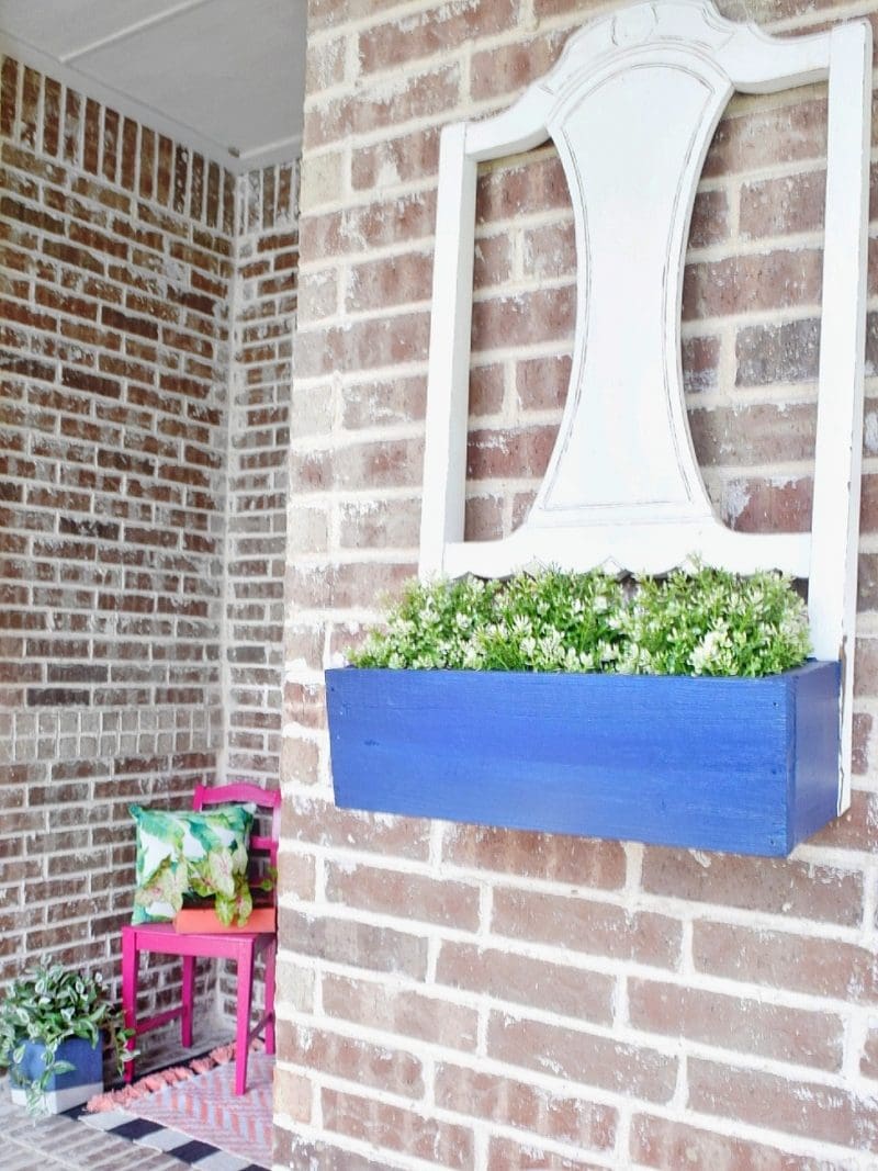 front porch plant wall hanging with outdoor decor