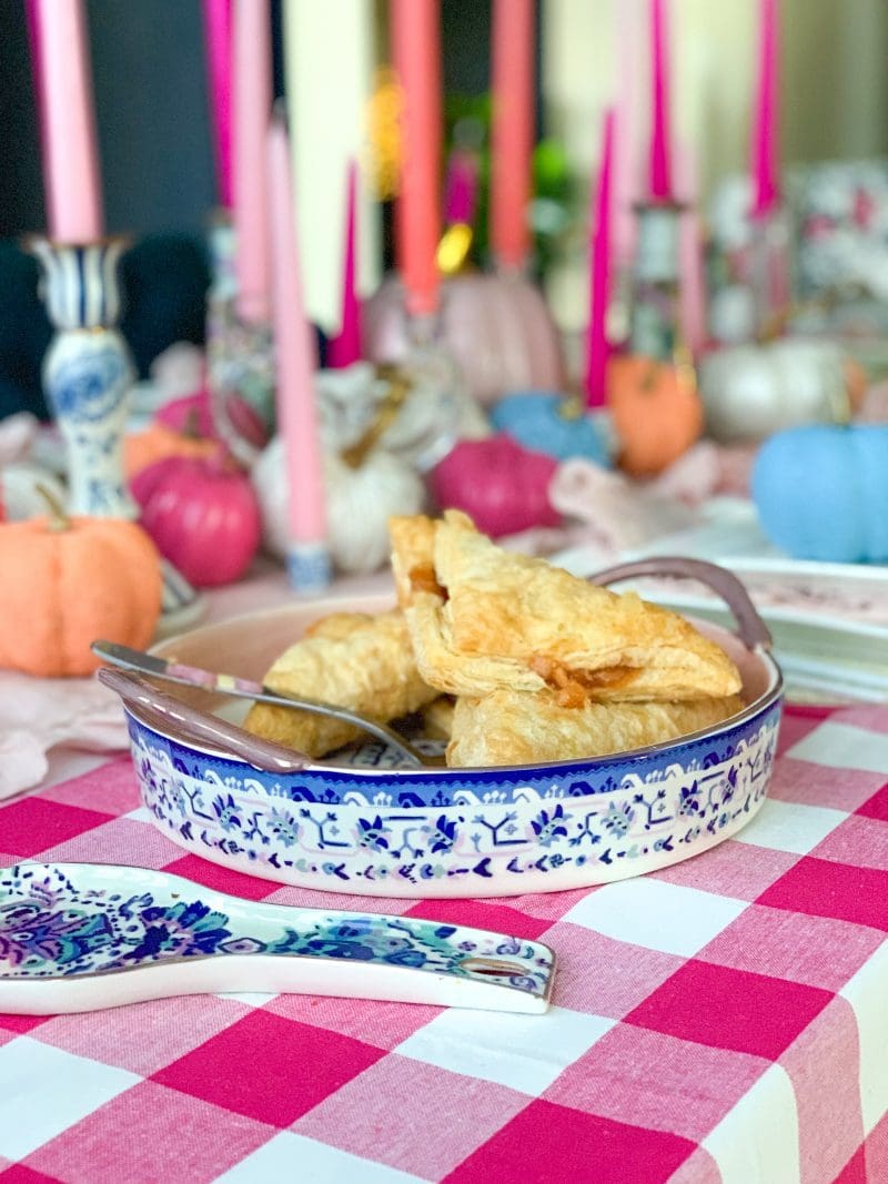 fall decor ideas using chinoiserie french blue decor painted pumpkins pink gingham hot pink painted pumpkins and pink taper candle centerpiece