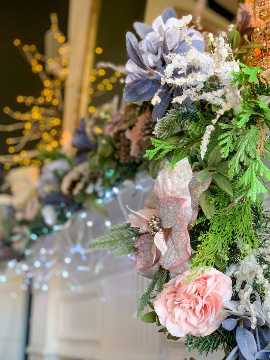 how to decorate a mantel for christmas in 5 easy steps