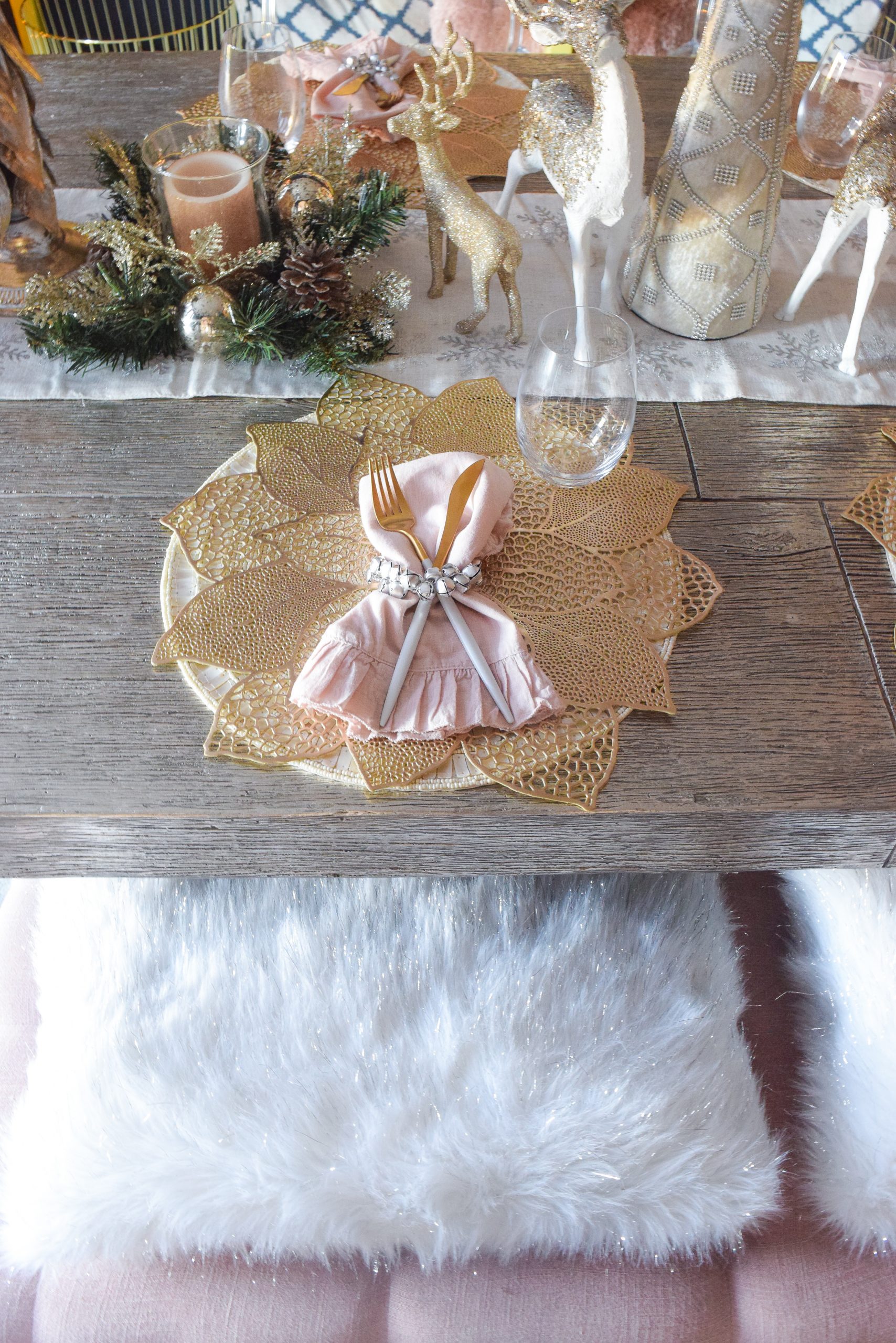 Quick and Easy Elegant Gold & White Christmas Tablescape