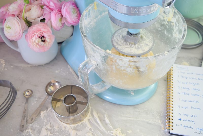 How to make homemade glazed doughnuts 